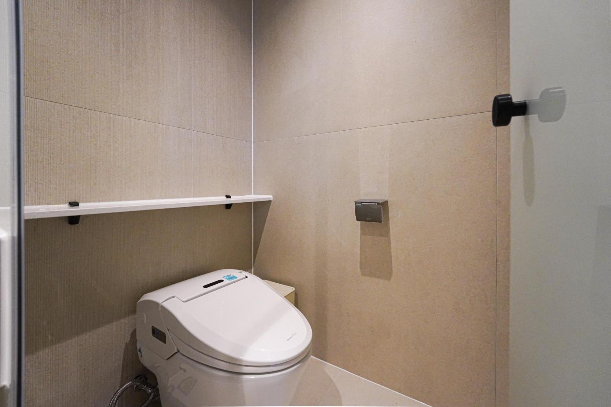 Hotel Ground27 Busan Bagian luar foto