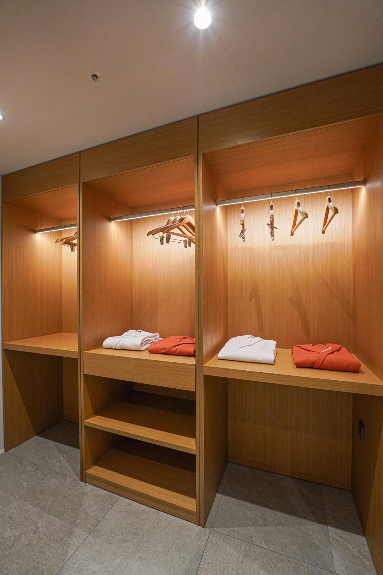 Hotel Ground27 Busan Bagian luar foto